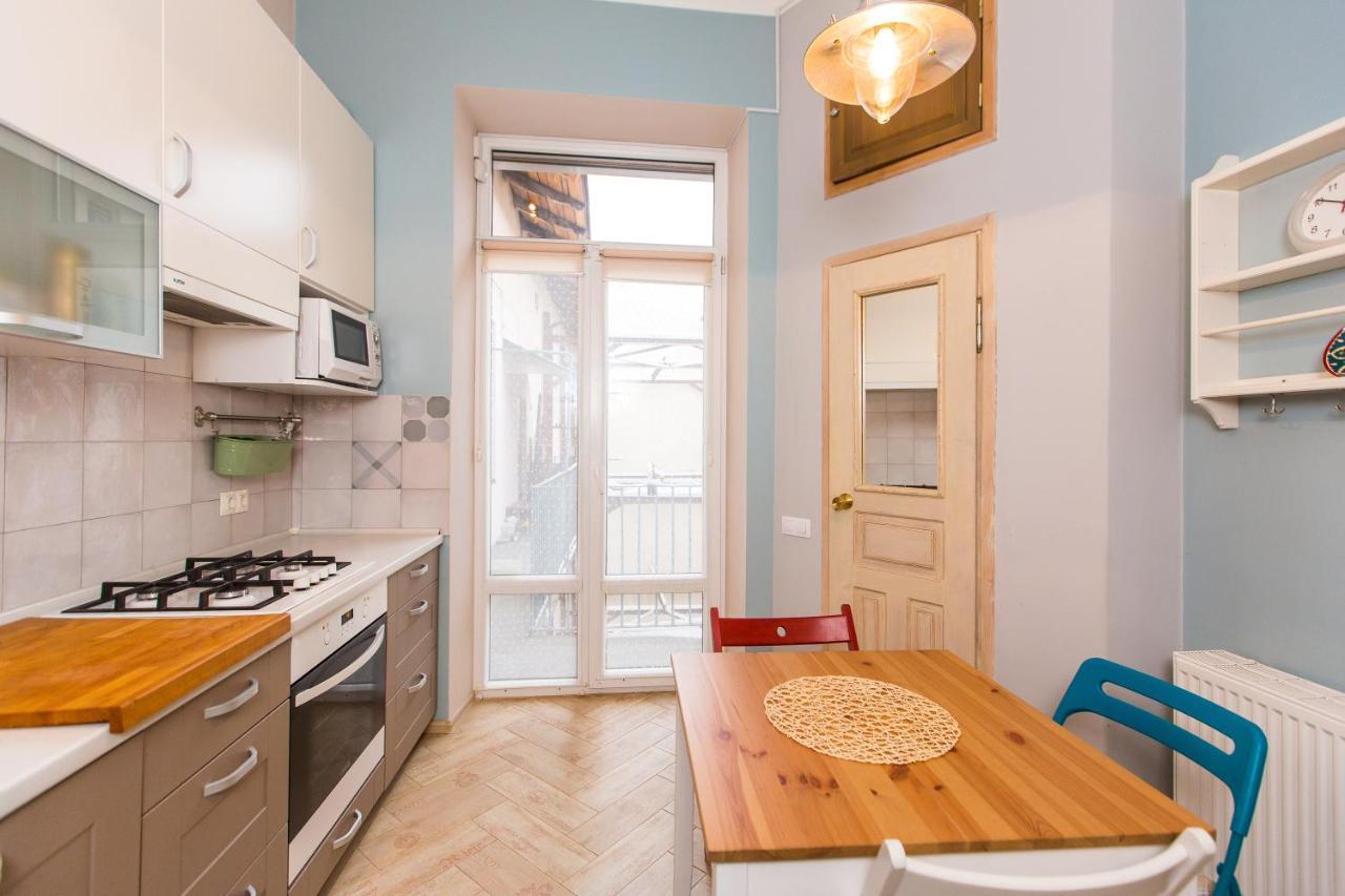 Light And Spacious Apartment On Gazova Str Lviv Eksteriør billede